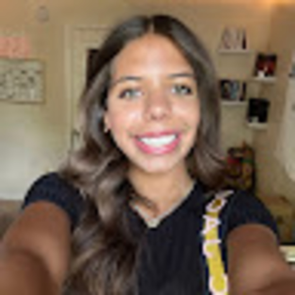 Meet your Posher, Alexis